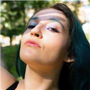 Profesora de Hatha yoga para todo nivel